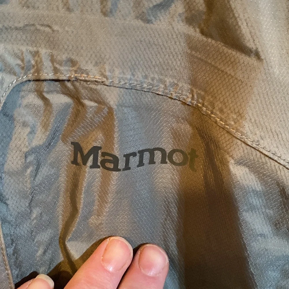 Marmot Hooded Windbreaker Men’s XL, gray Zipped Pockets Armpit Vents